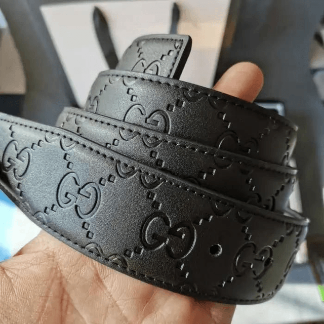 Ceinture GC en coffret cadeau avec 2 boucles