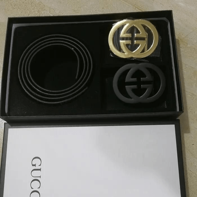 Ceinture GC en coffret cadeau avec 2 boucles
