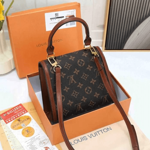 Sac LS VN à bandoulière en cuir patchwork en toile imprimée Dauphine classique