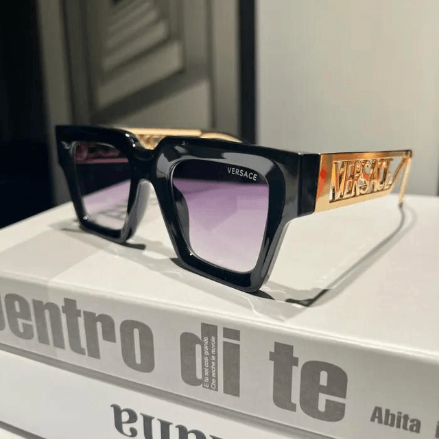 Lunette VRSC modèle large fashion pour femme