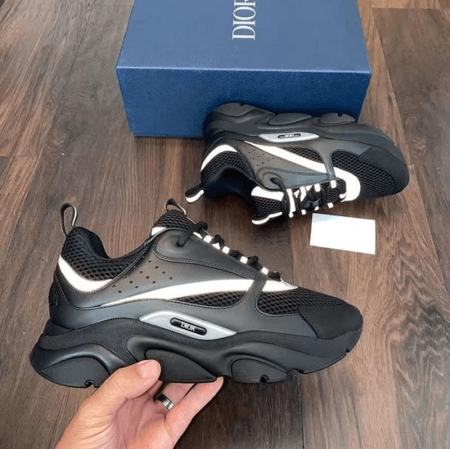 B22 Baskets noires et argentes pour hommes